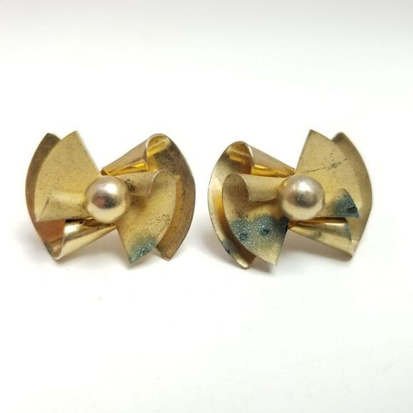 Vintage Retro Bow Shape Clip On Earrings, Gold Tone 50s Style, Tarnished - Picture 1 of 6